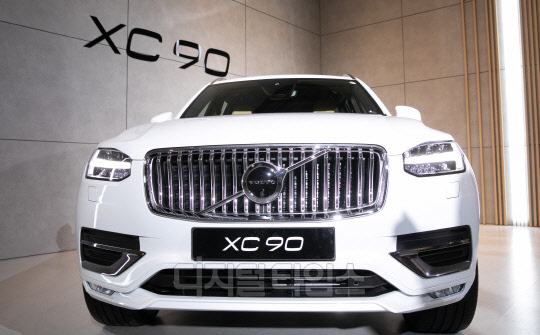 [] ڸ,  `XC90`  